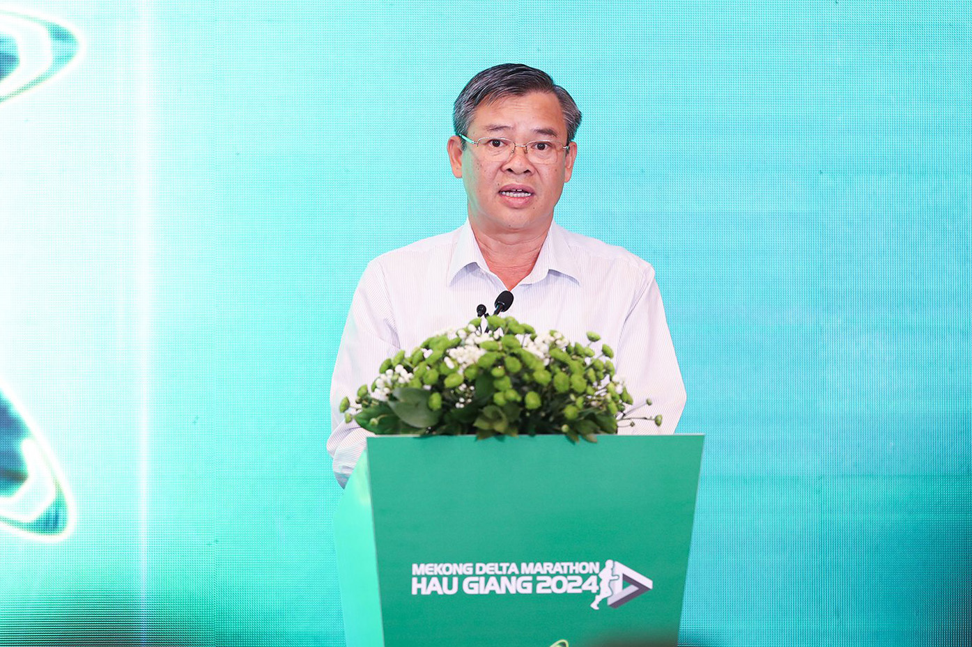 Đồng chí Trương cảnh Tuyên, Phó Chủ tịch thường trực UBND tỉnh Hậu Giang, Trưởng Ban Tổ chức giải phát biểu tại buổi họp báo.